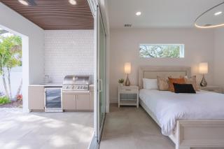 Arlington Park Luxury House - 5