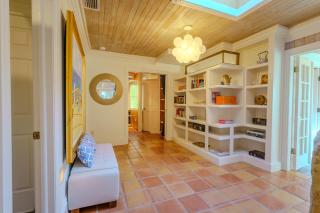 Luxurious Dual-Home Retreat in Prime Sarasota Location - 7