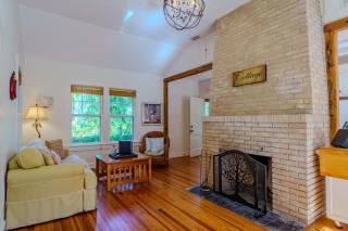 Luxurious Dual-Home Retreat in Prime Sarasota Location - 3