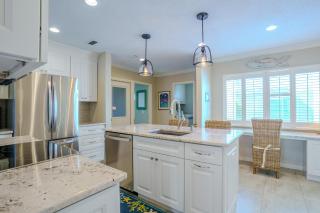 Tropical SK Villa Private Patio & Pool Access - 6