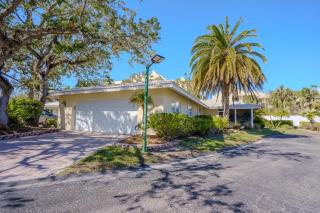 Tropical SK Villa Private Patio & Pool Access - 2