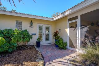 Tropical SK Villa Private Patio & Pool Access - 1