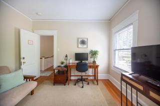 Efficiency In Grand Old Home, Downtown Durham - 6