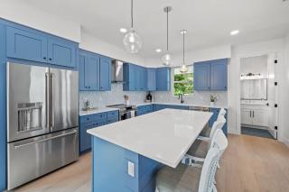 Captains Nook Upscale 5BR Coastal Retreat Near Siesta Key - 3