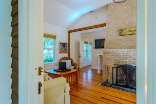 Historic Bayshore Cottage walk to Bay & Ringling - 2