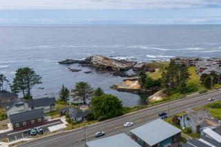 Steps to Pirate Cove Oregon Coast Condo with View - Depoe Bay - 0