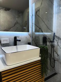 Private Parking 2 BEDS Urban Serenity - 3