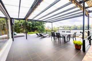 Cabaña familiar BANIA con vista del embalse al lado de la piedra - 5