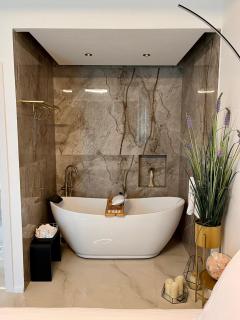 Rose Suite - 6