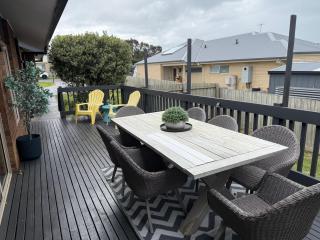 Beach Road Retreat - 8
