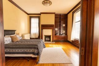 Historic Midtown Apartment - 7