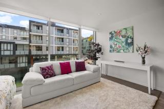 QV Stays Waterfront Grandeur at Lighter Quay - 6