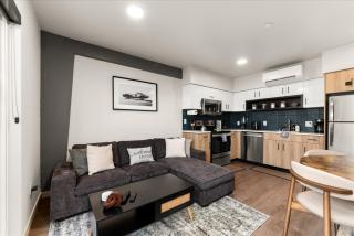 2br Luxurious Apartment Downtown - 4