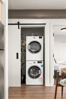 2br Luxurious Apartment Downtown - 6