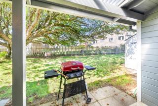 Historic Oceanside Cabin with Peek-a-boo views dog friendly - 1