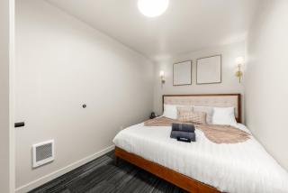 2BR in Downtown with Parking - 3