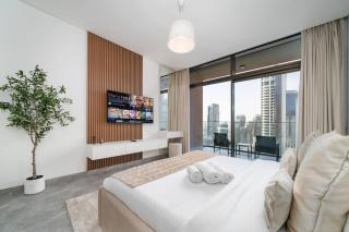 Modern Studio in Peninsula One with Canal Views - 3