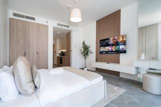 Modern Studio in Peninsula One with Canal Views - 6