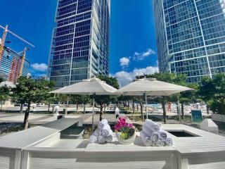 W Miami - LUXURY condo Amazing Views - 2