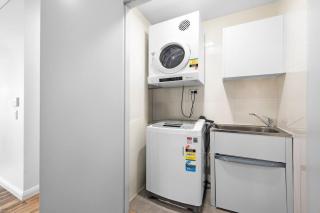 Prime Mascot 2BR Pool Gym Sauna Access - 1