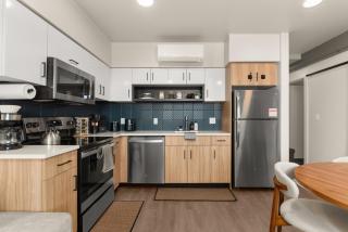 Downtown 2br 1bath with Parking - 1