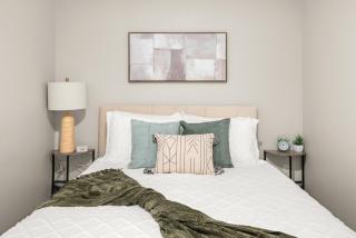 Downtown Luxury Stay 2BR - 5