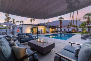 Alluring Palms by ACME House Company - 7