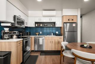 DT 2br 2bath Apartment - 2