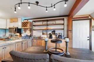 Leatherbark 203B 2BR 2BA Renovated Spacious Fireplace Close to Village - 1