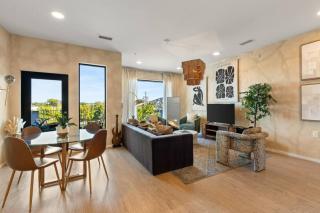 Lovely River View Walk to Downtown has Garage and Balcony - 7