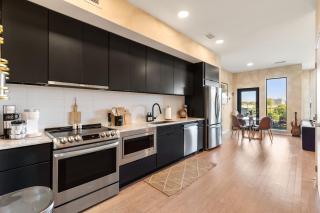 Lovely River View Walk to Downtown has Garage and Balcony - 1