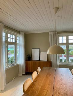 Centrally located 6-room detached house - 8