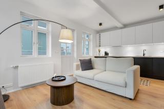 Downtown Apartment with Parking - 8