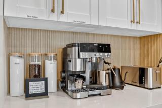 Palm Beach Polo & PGA Retreat - Pool & Luxe Comfort - 9