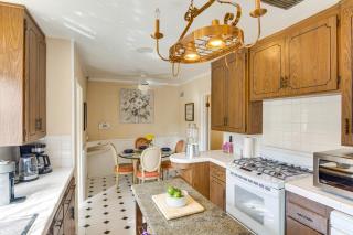 Less Than 1 Mi to Universal Studios Home with Private Pool - 6