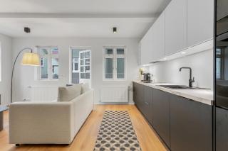Downtown Apartment with Parking - Reykjavik - 5