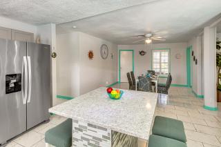 Canal-Front, Pet-Friendly Cape Coral Retreat! - 2