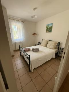 Family Apartment by the Sea with Garden - 1