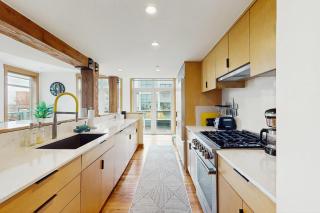 Penthouse on the Bay - 2