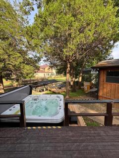 Enchanted Oaks Lakehouse - 9