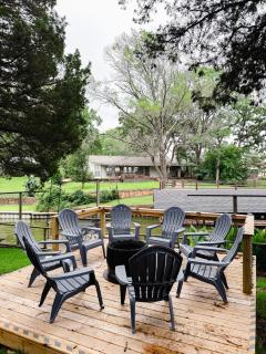 Enchanted Oaks Lakehouse - 8