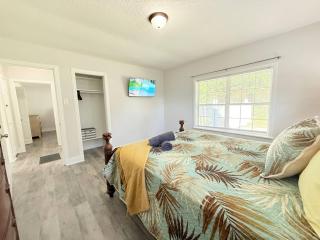 Charming Leesburg Cottage/Walk to HistoricDowntown - 9