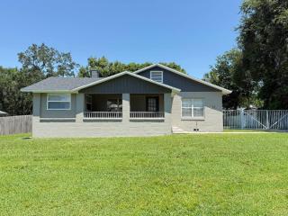 Charming Leesburg Cottage/Walk to HistoricDowntown - 1