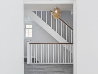 Stunning 3Bed 2bath family home with Garden - 2