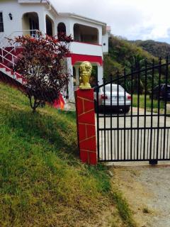 Spacious 4-Bedroom Island Home Near Jolly Harbour Beaches - 8