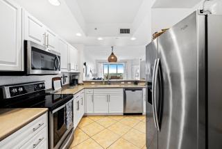 Spacious Gated Minorca Retreat, Pet Friendly with Pond Views and Resort Amenities - MM403 - 9