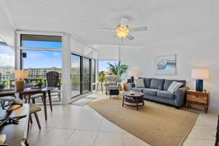 Riverfront Marker 33 with Sunset Views, Walk to Flagler & 3rd Ave, Pet Friendly, Pool & Hot Tub - 0