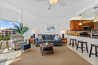 Riverfront Marker 33 with Sunset Views, Walk to Flagler & 3rd Ave, Pet Friendly, Pool & Hot Tub - 2