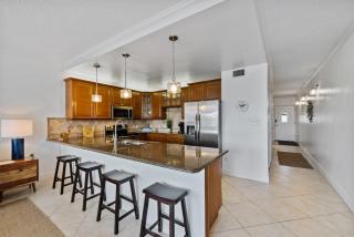 Riverfront Marker 33 with Sunset Views, Walk to Flagler & 3rd Ave, Pet Friendly, Pool & Hot Tub - 1