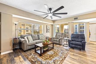 OW15-401 Spacious Oceanwalk Corner Condo with Water Views and Easy Beach Access - 3